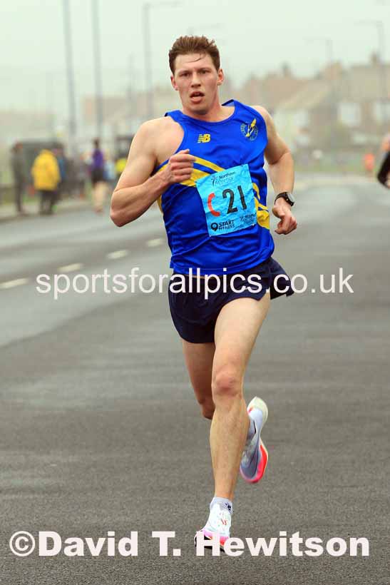 Senior mens 12 Stage 2023 Northern Mens 12 stage and Womens 6 Stage Relays and Young Athletes, Redcar. Photo: David T. Hewitson/Sports for All Pics